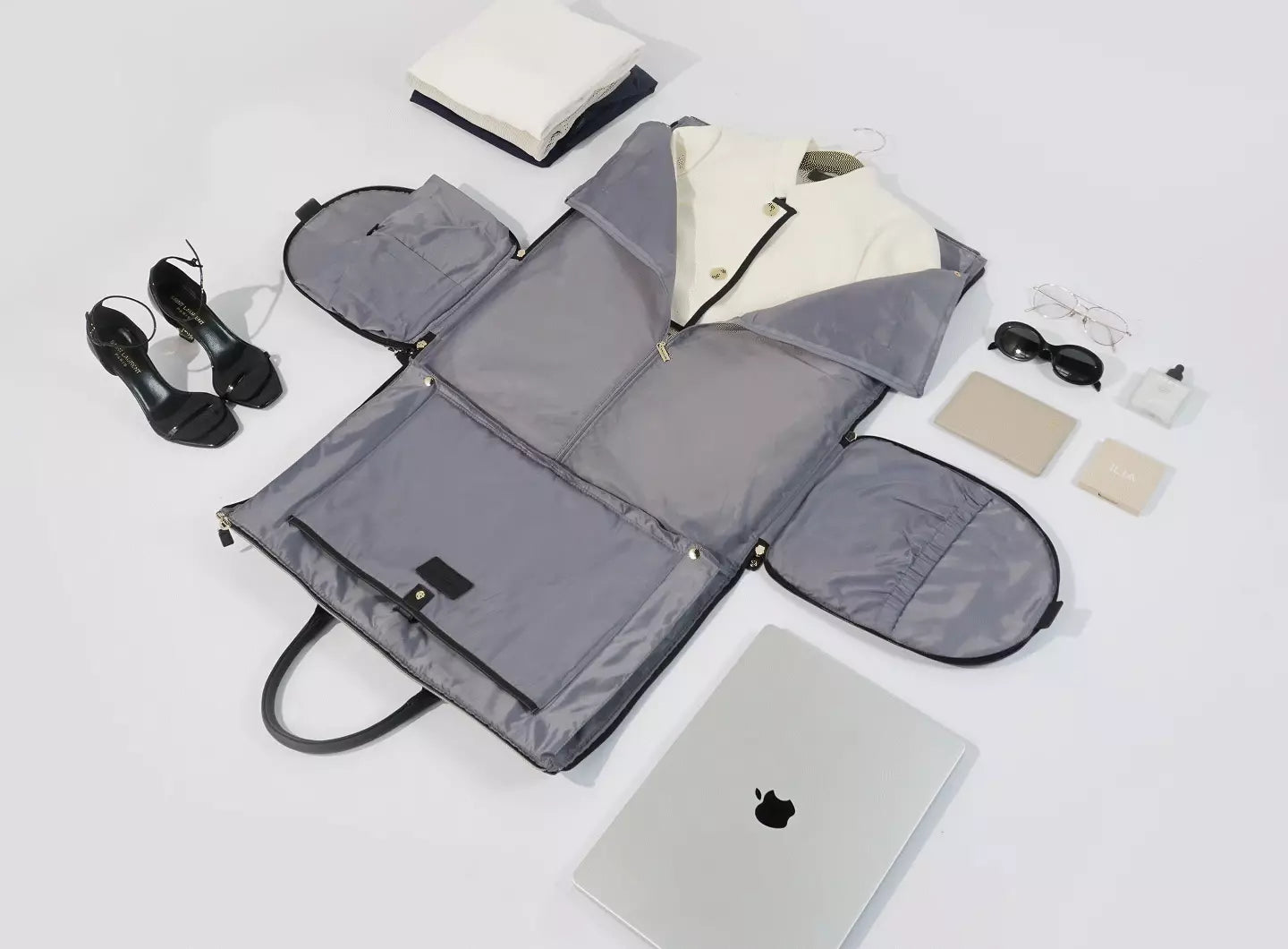 Gucci Brown Monogram Canvas Garment Carrier Travel Suit Cover Cloth  ref.462073 - Joli Closet